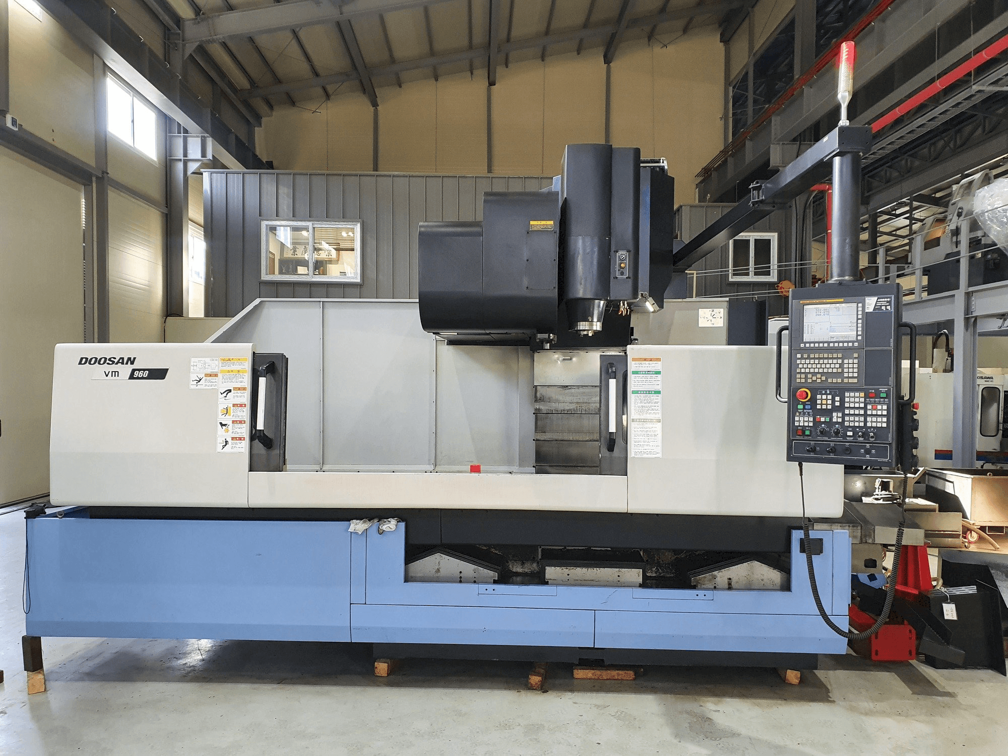 Doosan VM 960 Mašinos vaizdas iš priekio