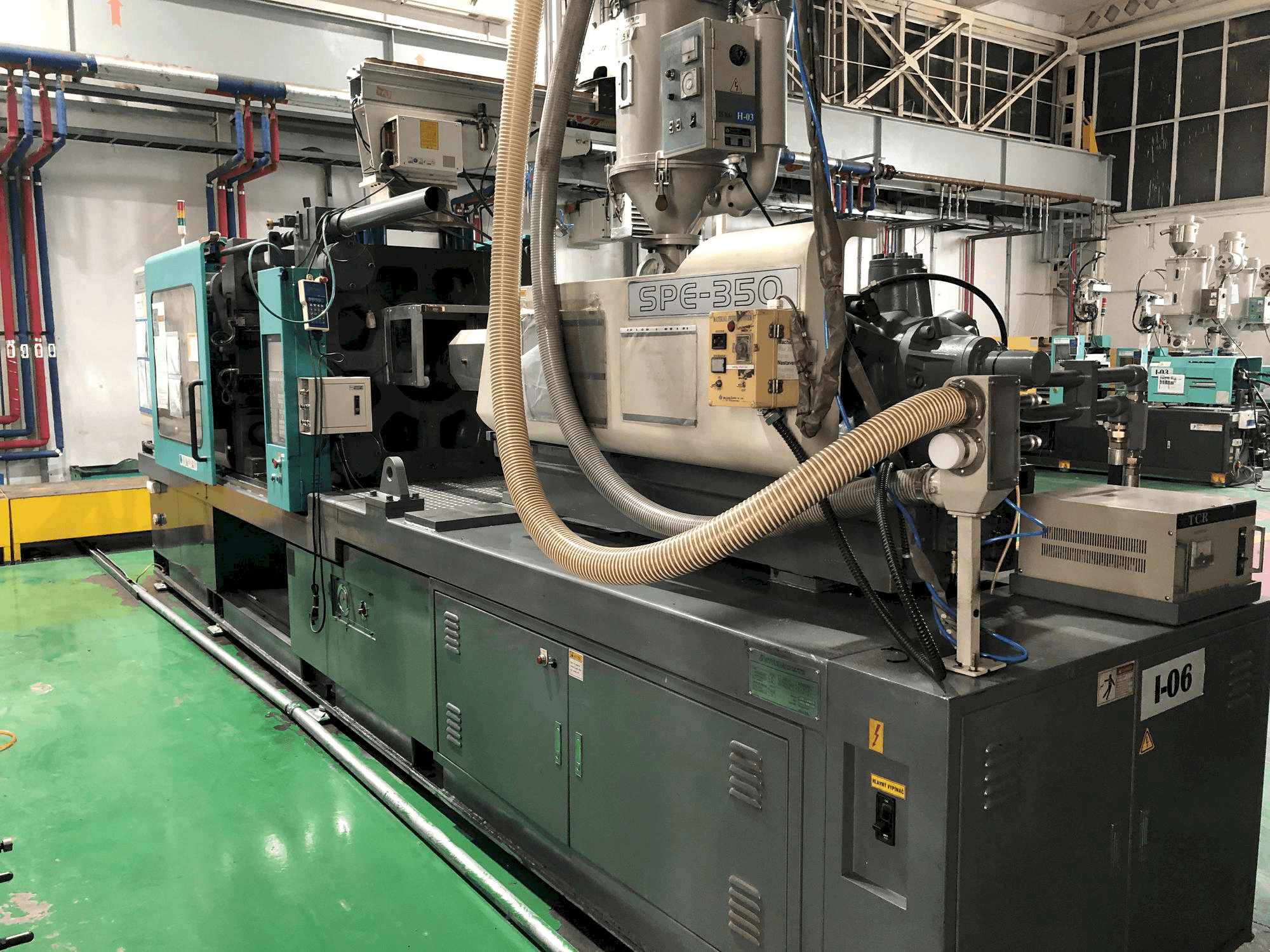 Hyundai SPE-350 Mašinos vaizdas iš priekio