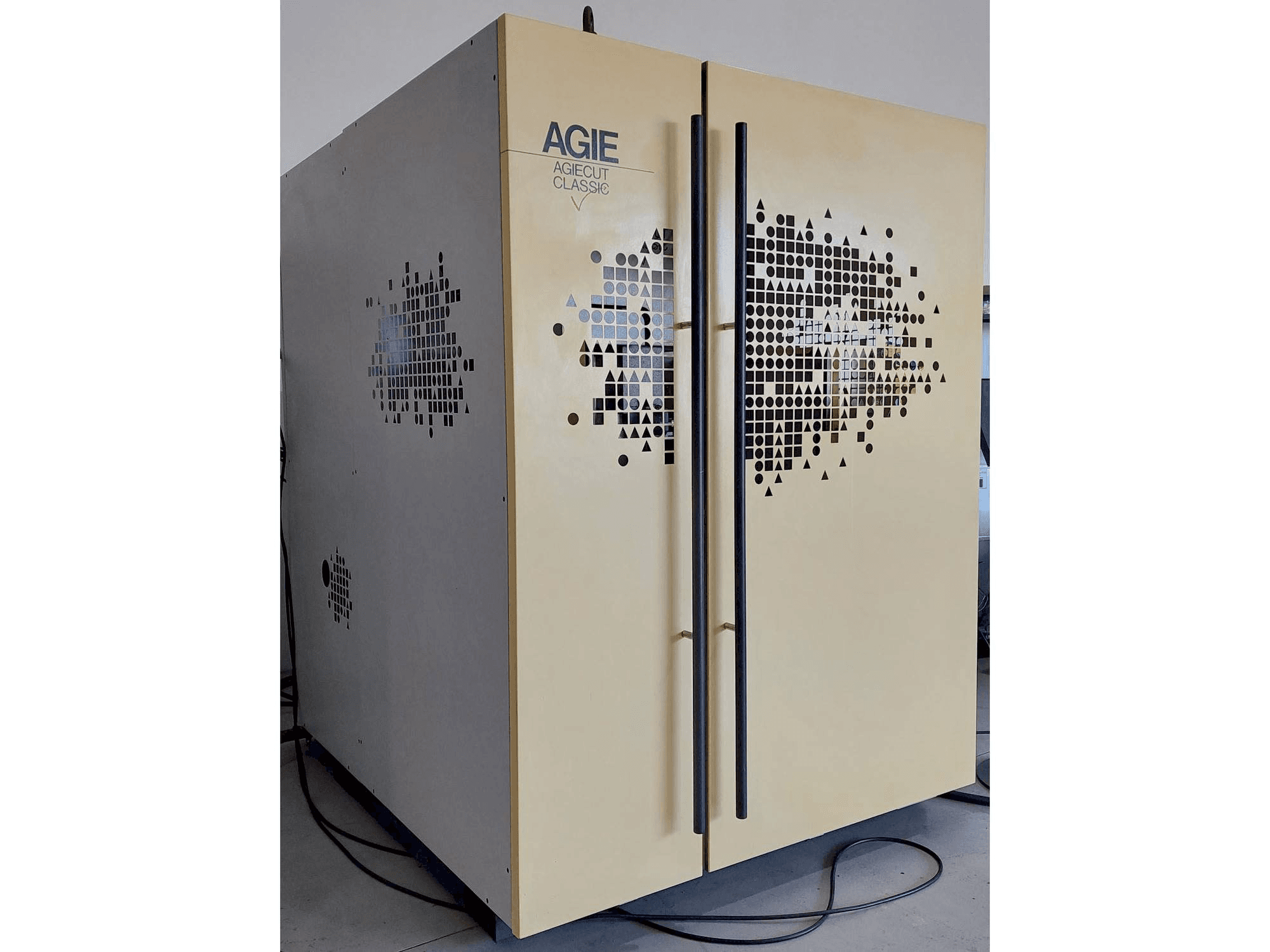 AGIE CUT CLASSIC V2 Mašinos vaizdas iš priekio