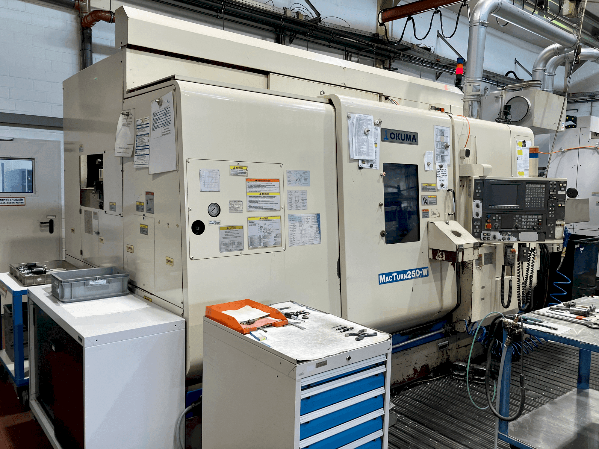 Okuma MacTurn 250-W Mašinos vaizdas iš priekio