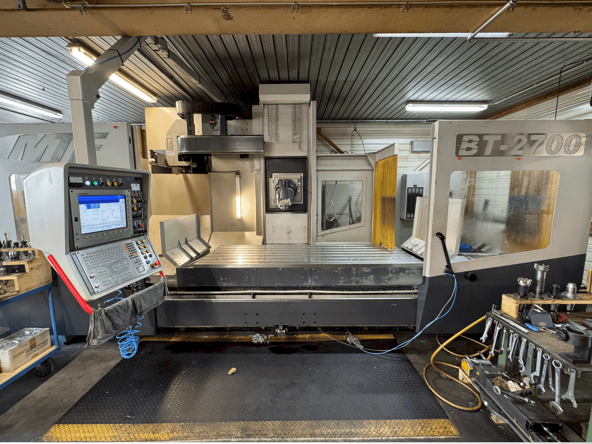 MTE BT-2700 Mašinos vaizdas iš priekio