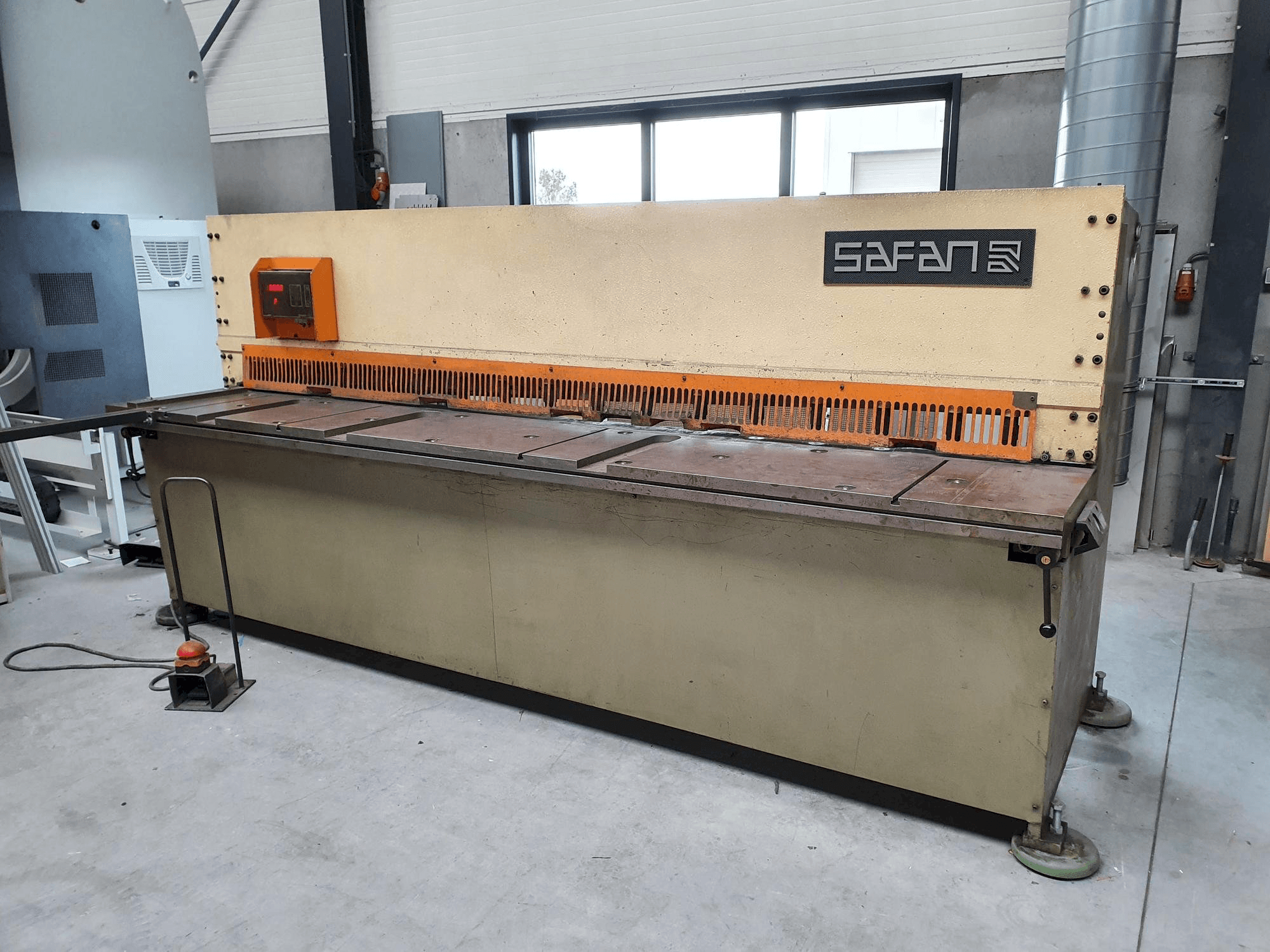 Safan VS 310-6 Mašinos vaizdas iš priekio