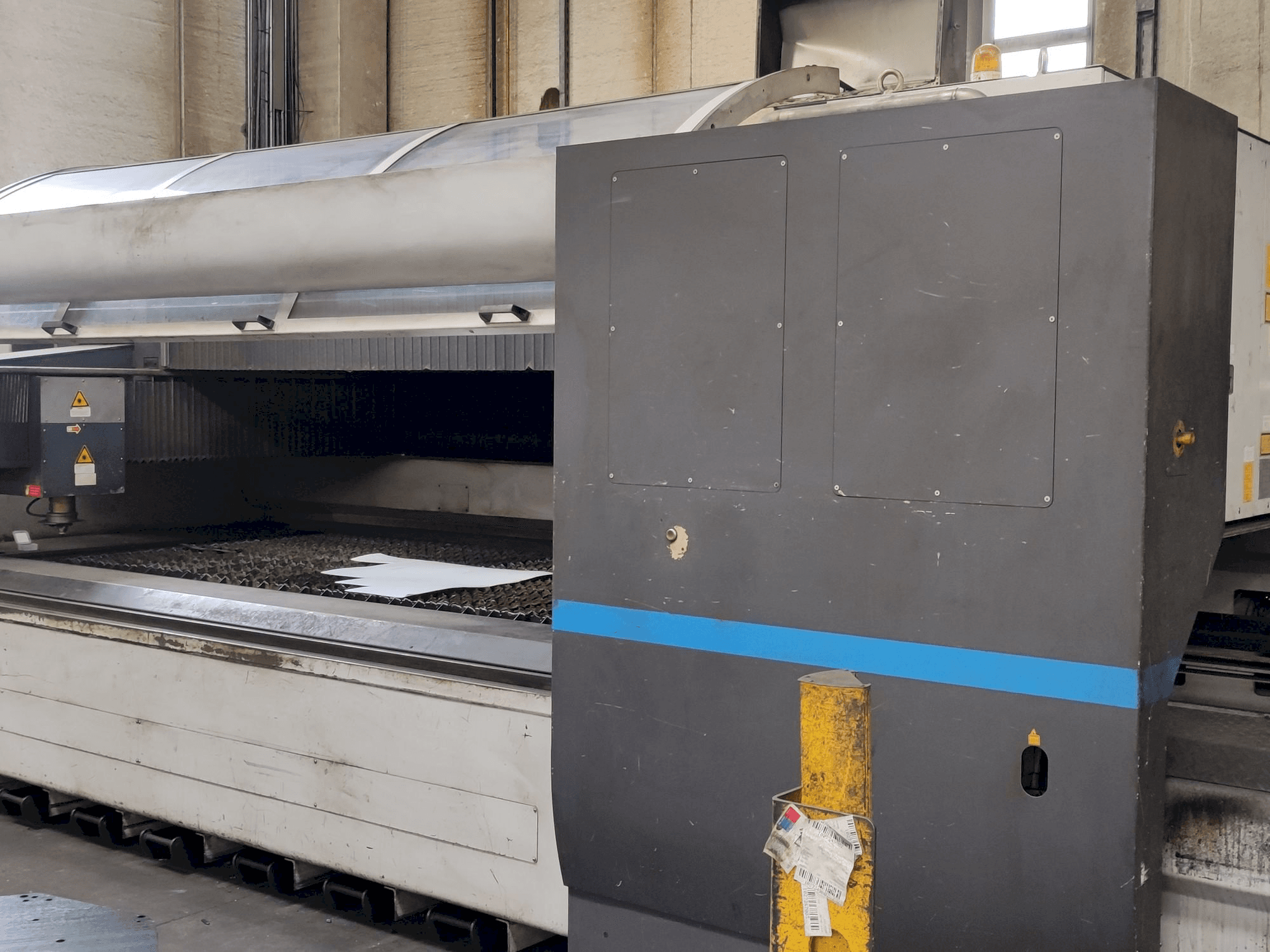 LVD AXEL 3015 S Mašinos vaizdas iš priekio